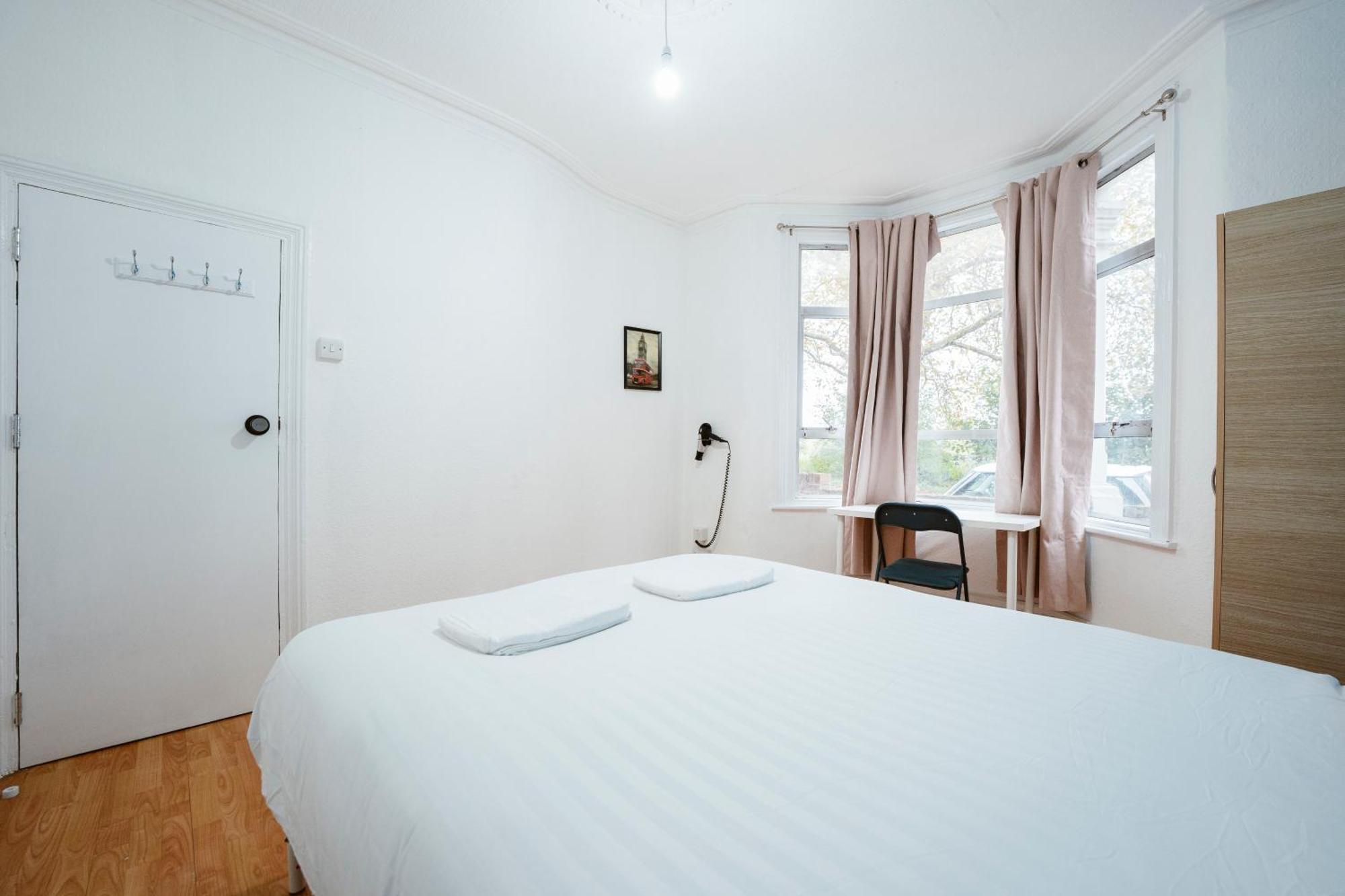 Forest Gate Double Rooms London Exterior photo